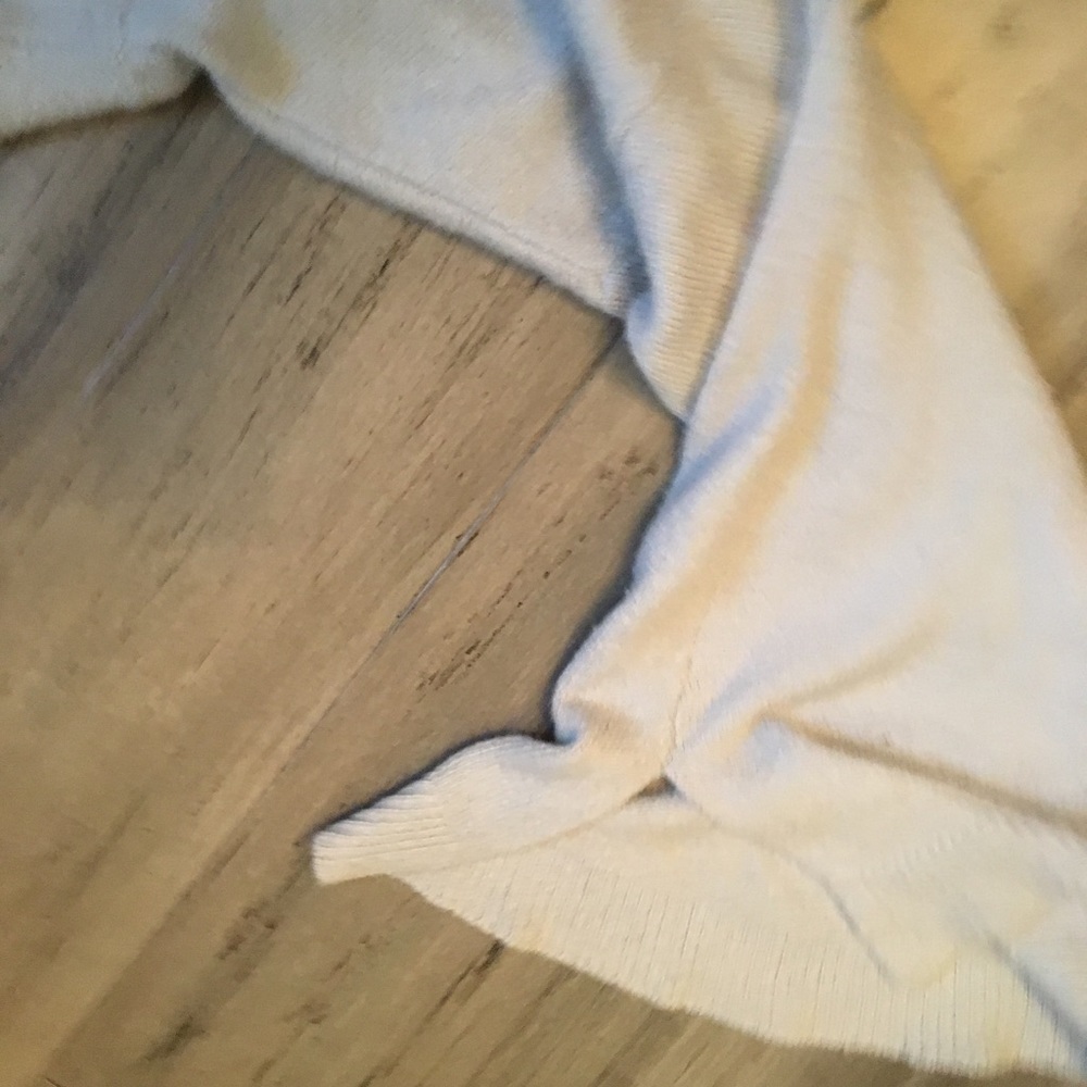 sweater - Picture 7 of 7